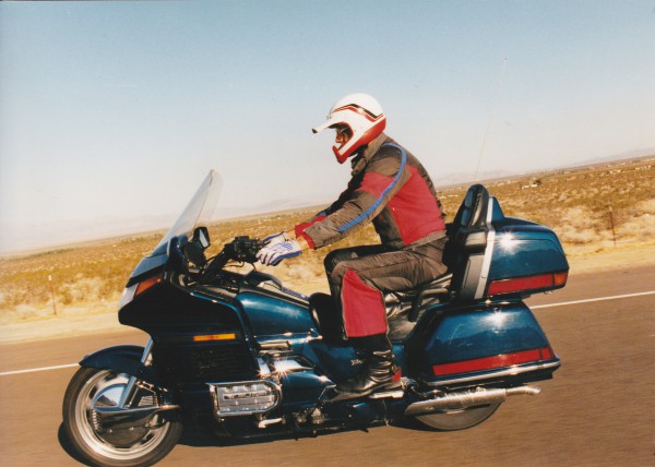 Goldwing m.Fahrer i.Fond.jpg