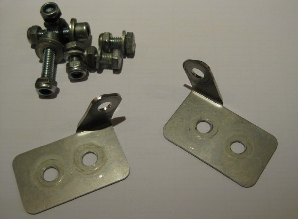 MozzoBozzo_2.JPG (245.13 KiB) 6082 mal betrachtet Halterung für Micro Flooter (Shin Yo) unterhalb des Hauptscheinwerfers