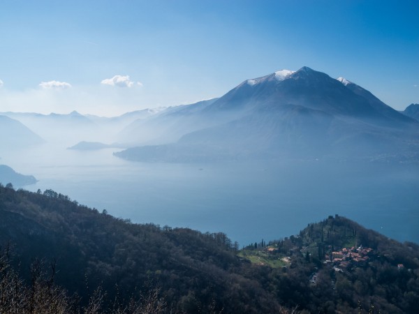 Lago di Como, oberhalb von Varenna/Perledo