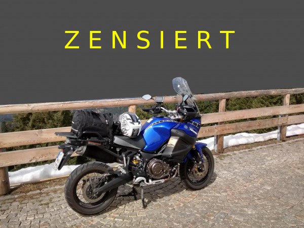 Halt irgendwo in der Landschaft.