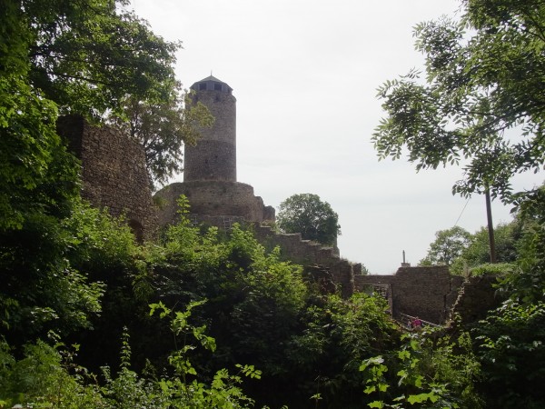 da ist sie ja, Burg Hasisteijn...