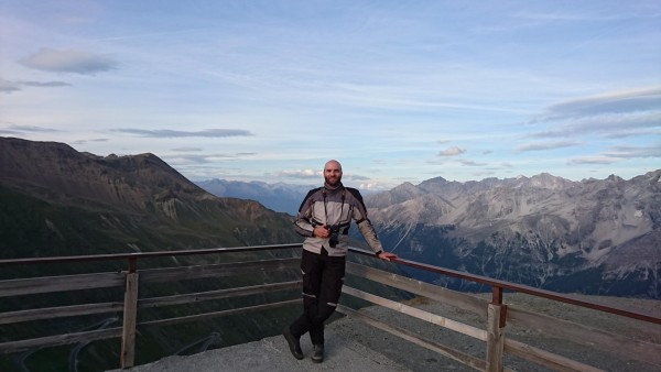 Stelvio mit einem sehr glücklichen XT-Fahrer