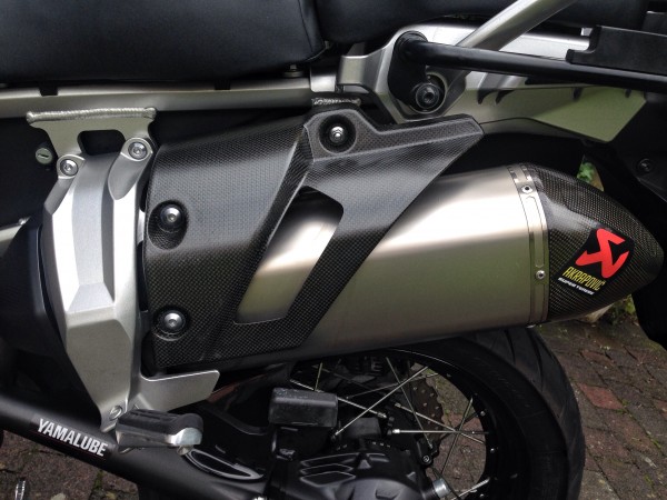 IMG_4325.JPG (176.76 KiB) 4956 mal betrachtet Original Yamaha Carbon Abdeckung in seidenmatt lackiert