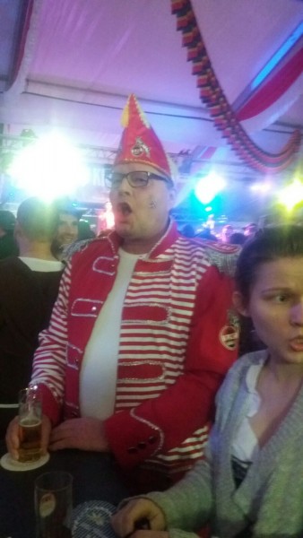 IMG-20170225-WA0002.jpg (139.37 KiB) 3834 mal betrachtet Dass ist von HEUTE, gut ca. 01:00 Uhr