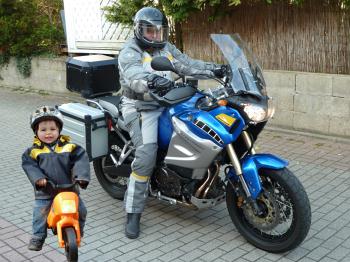 Jonas Harald motorrad_2.jpg