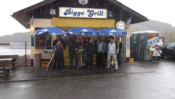 2012-04-22 019b.JPG (136.15 KiB) 6903 mal betrachtet Die Weichen untern Schirm...