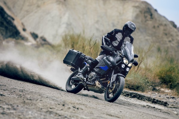 2018_YAM_XTZ1200ZESV_EU_DPBMC_ACT_006.jpg