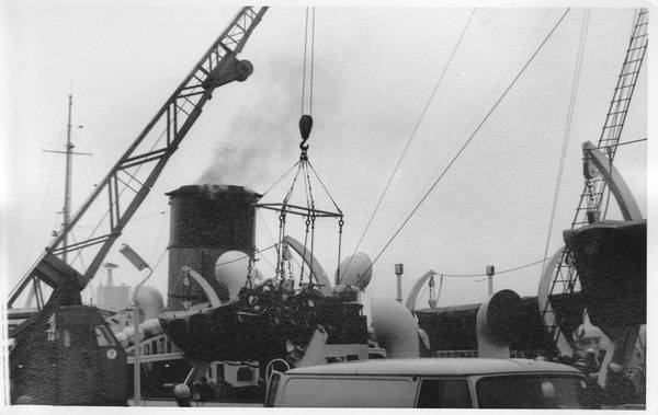 IoM-Verladung.jpg (245.68 KiB) 4130 mal betrachtet Mopped-Verladung-1964