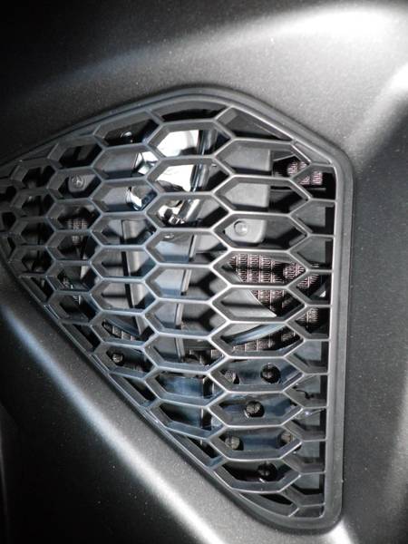 IMGP0007.JPG (257.54 KiB) 5094 mal betrachtet Bohrungen von außen fast nicht erkennbar