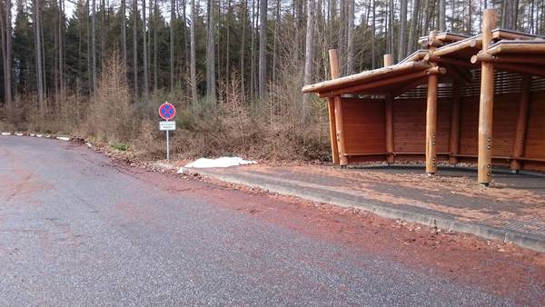 DSC_0269.JPG (445.86 KiB) 2964 mal betrachtet Auch Reste des weißen Zeugs gibt's noch.