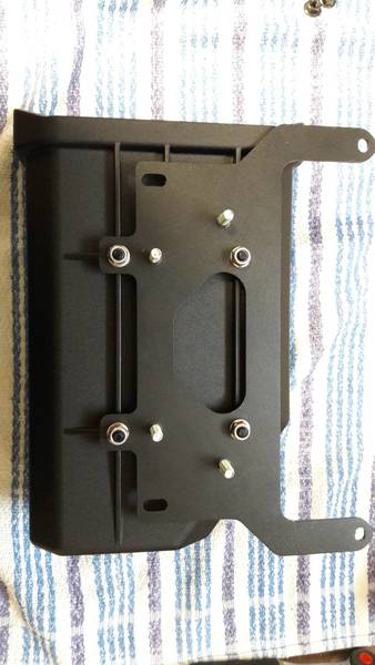 001.jpg (254.34 KiB) 4638 mal betrachtet Box mit angebautem Stück der Kit Halterung