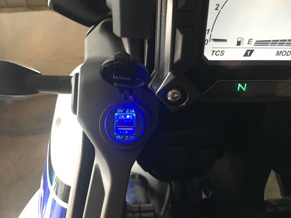 USB_Steckdose.jpg (130.43 KiB) 5429 mal betrachtet USB Steckdose