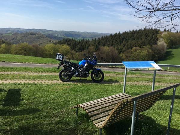 9EB68835-98A1-4417-B525-3C815132C836.jpeg (907.8 KiB) 2929 mal betrachtet Oh eine Bank!