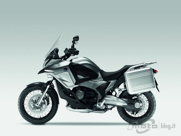 Honda_Crosstourer_Concept_06.jpg
