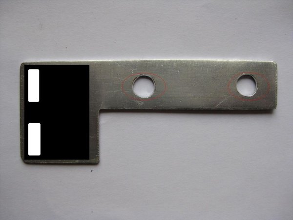 Halteblech für den Sensor