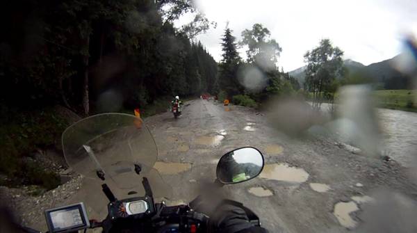 0000-5.JPG (111.17 KiB) 2674 mal betrachtet Straße für richtige Männer mit richtigen Maschinen