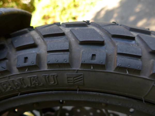 P1050337.JPG (138.84 KiB) 3849 mal betrachtet Vorderreifen mit 10.800km