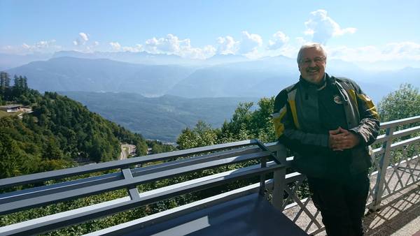 Fernblick am Mendelpass