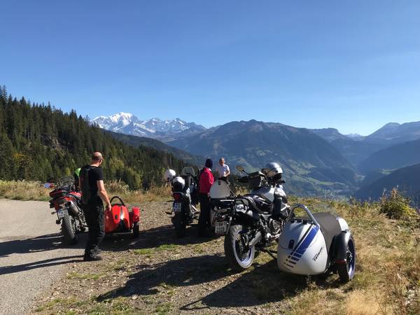 5F270DCC-4FFF-40C5-96AA-BA73F08053EA.jpeg (650.89 KiB) 3159 mal betrachtet Namenloser Pass