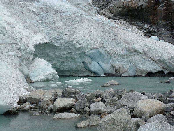 Schmelzloch am Briksdalsbreen