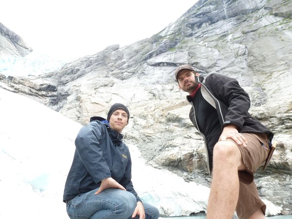 Wir am Gletscher