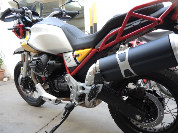 Moto Guzzi V 85 TT DSCN4744.JPG