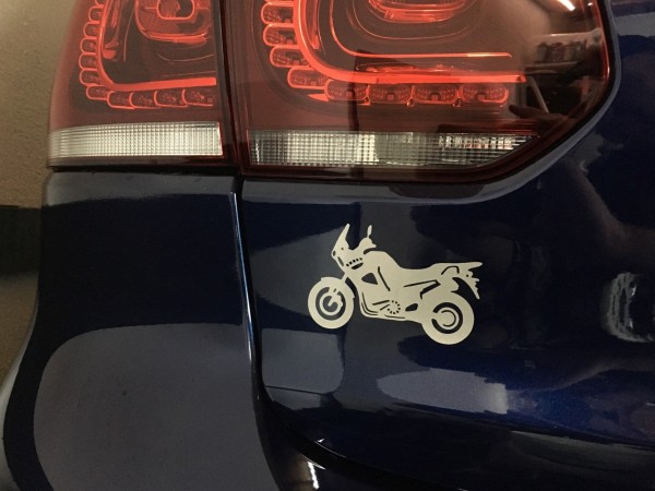 64A0067D-5BD7-4F98-B59D-64008DD726B4.jpeg (467.54 KiB) 3127 mal betrachtet Erster Prototyp am Auto