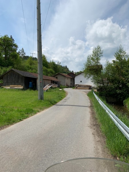 IMG_2690.jpg (747.21 KiB) 2422 mal betrachtet Hofdurchfahrt