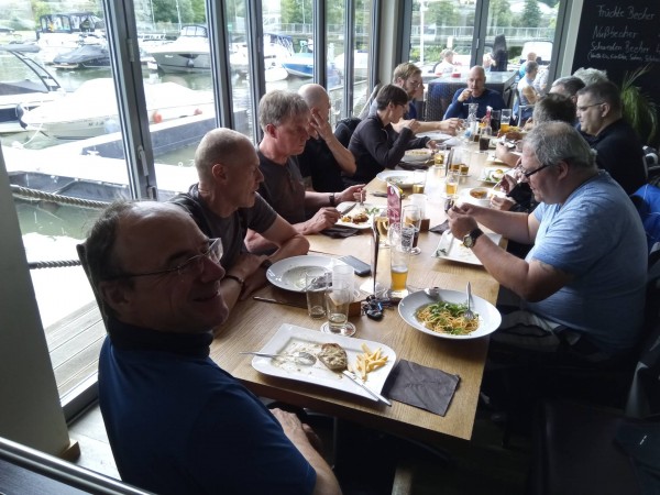 IMG_20190811_130241_3.jpg (284.6 KiB) 5692 mal betrachtet Eine der VIELEN Pausen