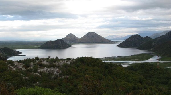 Skadarsko Jezero See (Grenzsee zwischen Montenegro und Albanien)