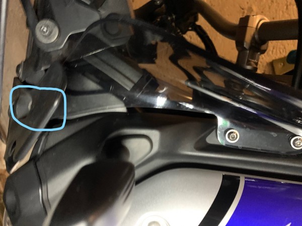 IMG_1195_LI.jpg (236.71 KiB) 3798 mal betrachtet Hier passt die dritte Schraube auch mit der Abdeckung.