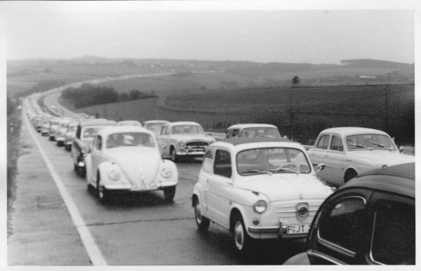 A7-Ostern-1962.jpg (151.09 KiB) 2466 mal betrachtet Autobahn A7 Ostern 1962
