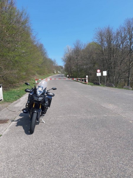 WhatsApp Image 2020-04-10 at 15.32.09 (1).jpeg (327.75 KiB) 2610 mal betrachtet Die haben mich nicht aufs Militärgelände gelassen