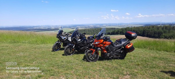 Ganz hoch oben mit Freunden unterwegs