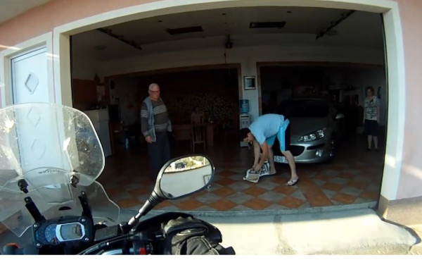 0-Wohnzimmer-Garage.jpg