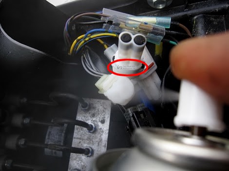 870_4479-Underseat-Terminals.JPG