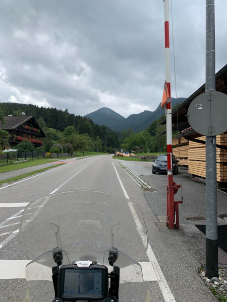 IMG_3863.JPG (803.53 KiB) 5581 mal betrachtet Der Schlagbaum