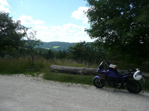 Lochenparkplatz-220705.JPG (281.78 KiB) 3085 mal betrachtet Lochen