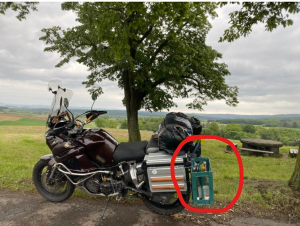 XT mit Getränkekiste.jpg