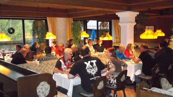 HiFaKo 024.jpg (100.53 KiB) 2147 mal betrachtet HiFaKo 1.Abendessen