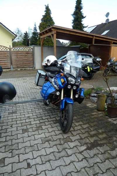 XT1200Z - Orig.-Koffer mit Packtaschen von schräg vorne