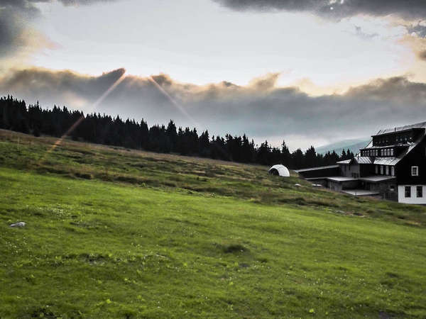 20130729-S1700007.jpg (102.04 KiB) 3057 mal betrachtet Sonnenaufgang 29.07.2013 auf 1200m