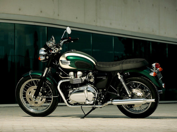 Triumph-Bonneville-T100-003.jpg