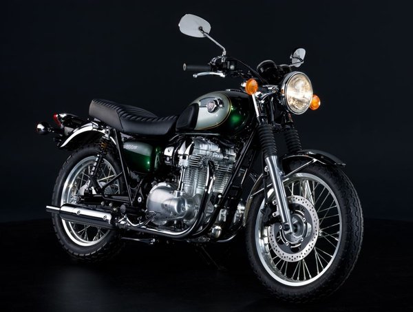 Kawasaki-W800-(2011)-Bild-01.jpg