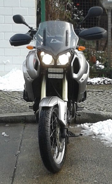 XT1200_Fernlicht.jpg (291.32 KiB) 14558 mal betrachtet Fernlicht