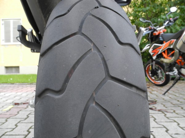 DSCN3259.JPG (309.04 KiB) 12186 mal betrachtet BW502 E hinten nach 9.900 km